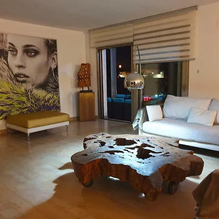 Elena Villa San José