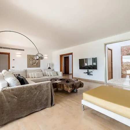 Elena Villa